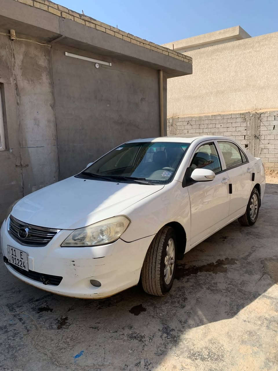 السلام عليكم مراوس بكالوبر او باجيرو مكانها بغداد عندي هاي BYD G3 2013 كير عادي المرغوب سيارة على وضع الشركة باسمي تحويل عنواني بغداد ***********
