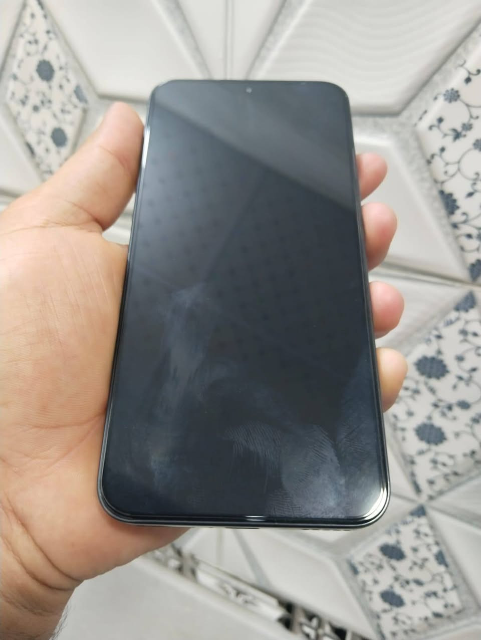 سلام عليكم 
هونر x9d 5G
لون اسود 
ذاكرة ٢٥٦ 
هرتزية الشاشه ١٢٠ hz
شاشه نوع اولييد 
بطاريه ٨٣٠٠ملي 
كاميرا بدقه ١٠٨ ميكا 
و باقي المواصفات معروفة
نضيف بدون شخط 
ملحقات حافظه فقط
*********** واتساب
بغداد بلديات 
عارضه ب ٤٢٥ بي مجال

