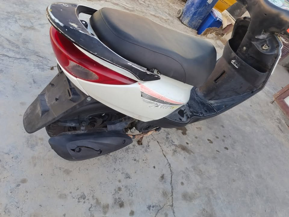 دراجة بريز للبيع 

كابريتر بلادي 

مكينه مكفوله 

كهربائيات شغاله

نكره سلف وهندر شغال

دبلات حلوه طسه خفيفه

مكاني بغداد الاعظمية 
سعرها 550 بيها مجال
للتواصل واتساب - ***********
