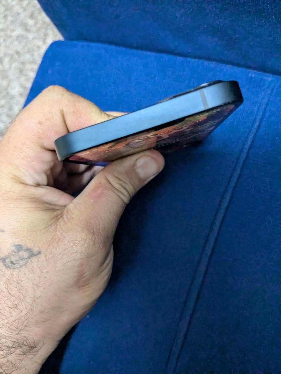 ايفون ١٣عادي نظيف جدا بطاريه ٩٤ مامعلايه مع كارتون مطابق مكفول من كلشي ب ٥٠٠ وبي مجال ‭***********‬
