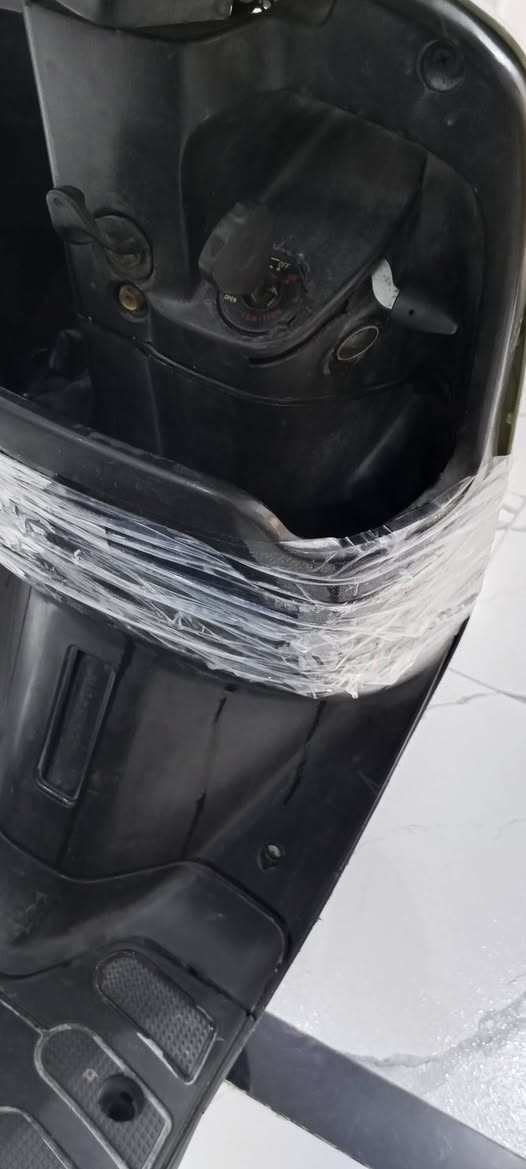 بتره فحل خطين دراجه بلكارتون كلش نضيفه مفتوحه مره وحده شرط اصلي  مكينه ناعمه خرسه شلعه تشك الكاع سرعه دك 60 كهربائيات شغاله دراجه مال جناي الياخذها يترحملي عليها السعر 325 مكان ناصريه ***********
