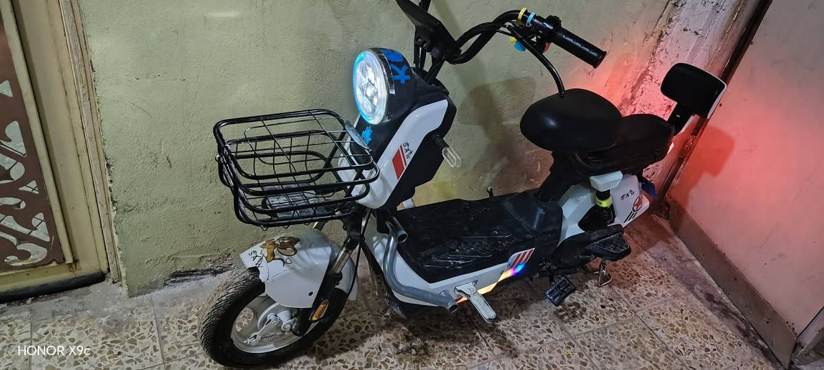 سلام عليكم شباب بسكل البيع شحن  جديد كلش مابي شغل وطلع   250$$***********
