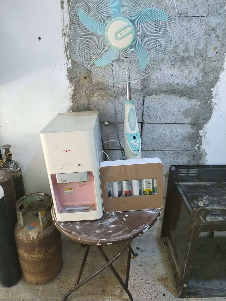 غراض للبيع ثلاجه مال مي هيه وفلترها وبانكه شحن وكهرب مبرده حجم 2,5 سولان اصليه ماطورهااصلي سرعتين شاري اتصل ***********
***********
