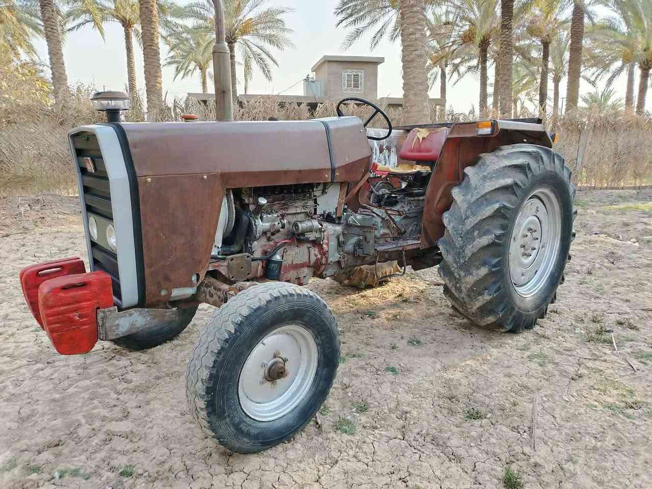 للبيع فوركسن موديل 81 نكليزي رقم وسنويه كير محرك وكسن مكفوله العنوان بغداد الطارميه رقم الهاتف ***********
