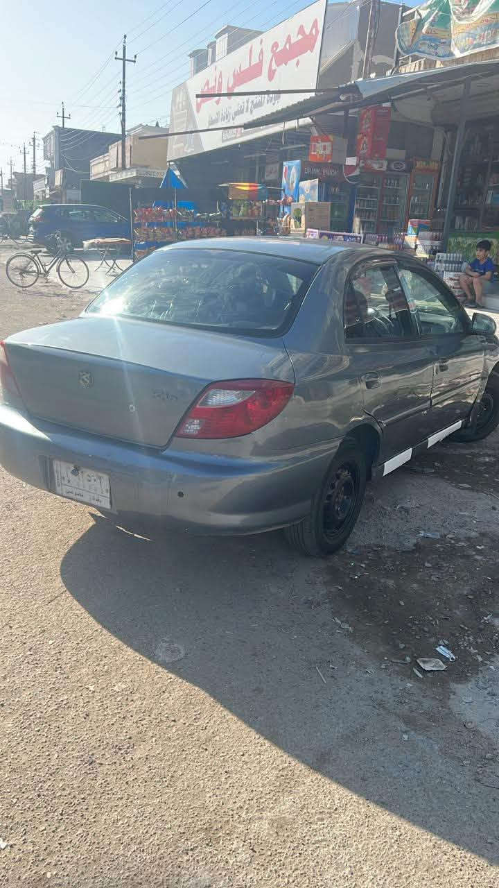 السلام عليكم
كيا ريو موديل ٢٠٠١
سياره جاهزه من كلشي 
عارضها ب٣٠وبيها مجال 
مكان سياره بغداد الغزاليه 
***********
