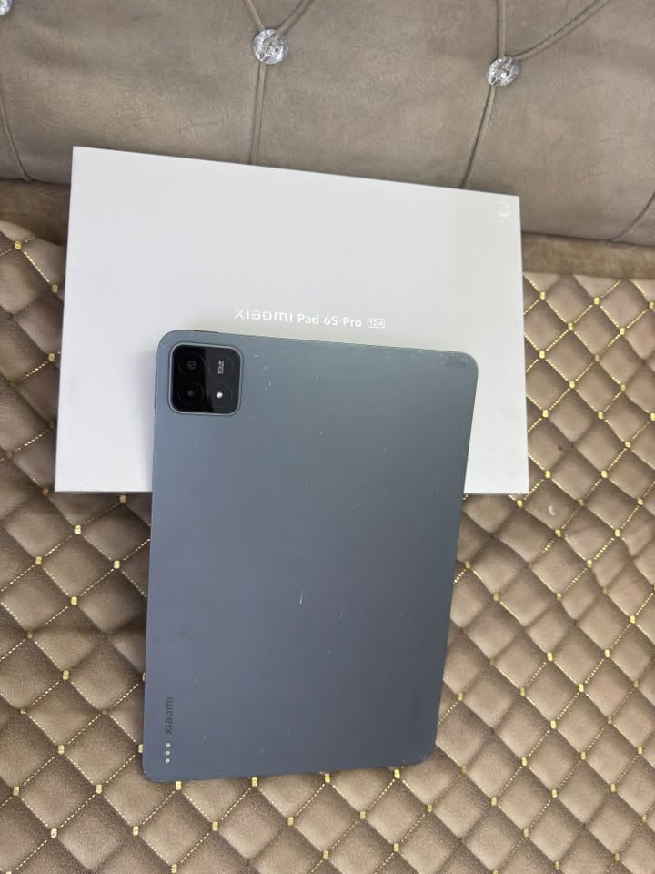 يباد شاومي Xiaomi Pad 6S Pro 12.4 يشغل 120 فريم 

 مواصفات الجهاز : 🔥شاشة كريستال واضحة بمقاس 12.4 بوصة، 144HZ، ودقة wHyperCha
3K
8 Gen 2 معالج
القوي بتقنية 4 نانومتر ( a
6 سماعات لصوت ستيريو مذهل
Dolby Vision دعم تقنيات
Dolby Atmos g
سينمائية
HyperCharge واط 120 شحن سريع بقوة
بطارية تدوم طويلاً بسعة 10000mAh

السعر. 550 

بغداد / البلديات  الرقم ***********
