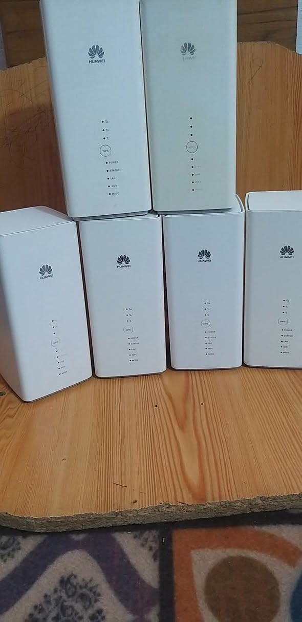 راوتر هواوي B618 _22d   للبيع

+4G 
مفتوح جميع الشبكات
أسيا _ زين _كورك

كات  11

2.4 GHZ  ///  5 GHZ   يبث بترددين
يدمج باندات تلقائي
منفذين لان 1 كيكا
منفذين للأنتنا الخارجيه Ts9 

ألسعر   90 ألف
متوفر توصيل جميع محافظات العراق
واتساب  ***********
