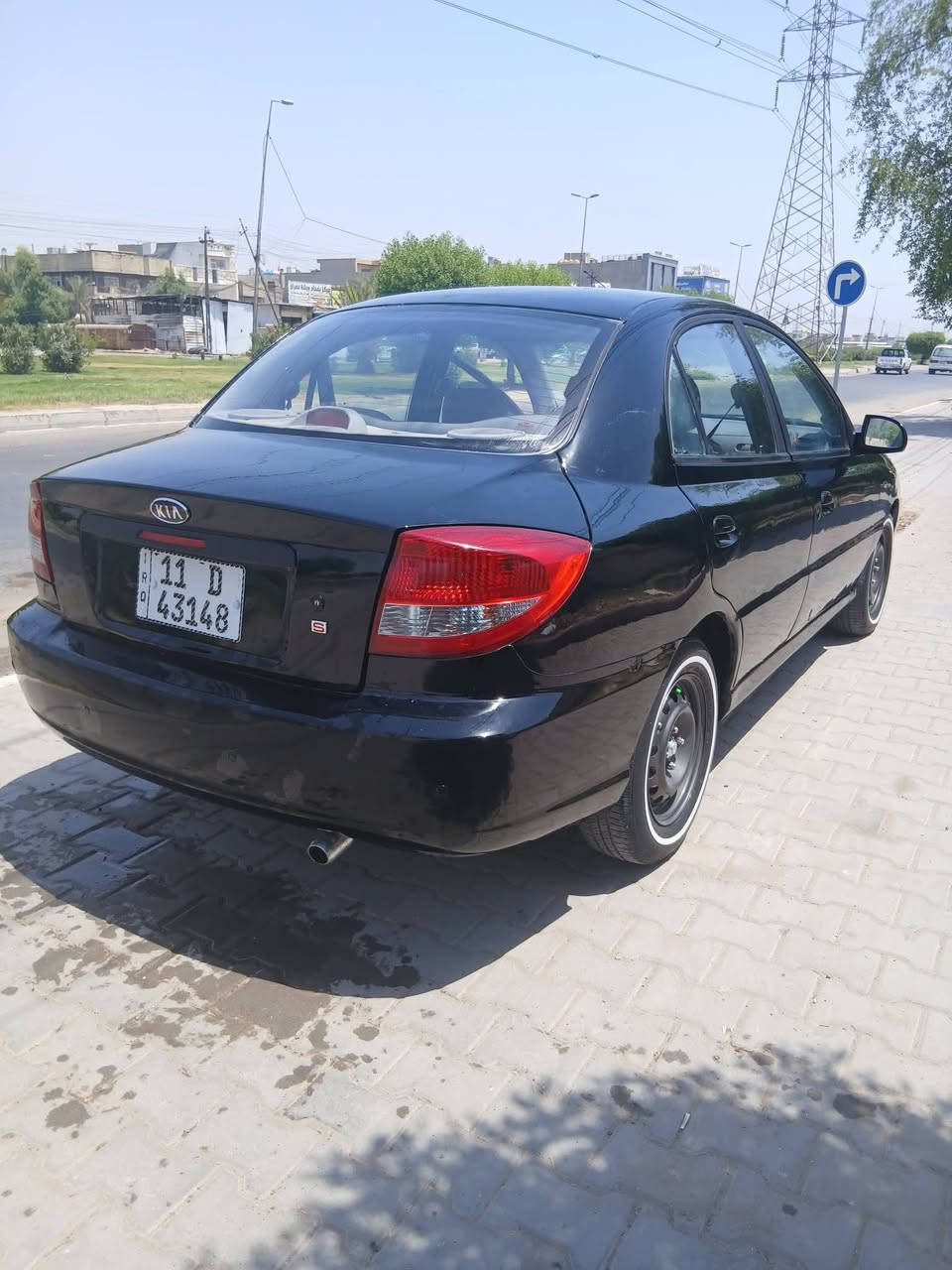 السلام عليكم عندي كيا ريو 2004
كير عادي  محرك 1500 خير من الله سيارة جاهزة علة اخر صبغ عام جمالية تخم تاير جديد صدر جديد الاتصال على رقم صاحبهة‏‪***********‬‏
