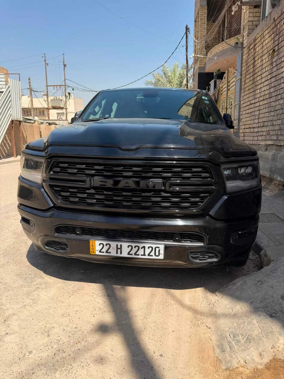 سلام عليكم 
دوج رام مديل 23
بك هورن وارد امريكي
داخل لارامي
شاشه تسله
حساس امامي
حساس خلفي
اوتو اوبارك خلفي 
ويل 20
مكينه 6سلندر 3600
نضام ايتورك
ماشيه 20ml
حادث شبر تعديل تكمه خلف السايق بارد مكحله كرت
صار بيها رصعات مال حالوب بنيد او قماره
كهربائيات حداديه مكينه مكفول 
مكان بغداد الحبيبيه 
تليفون ***********
