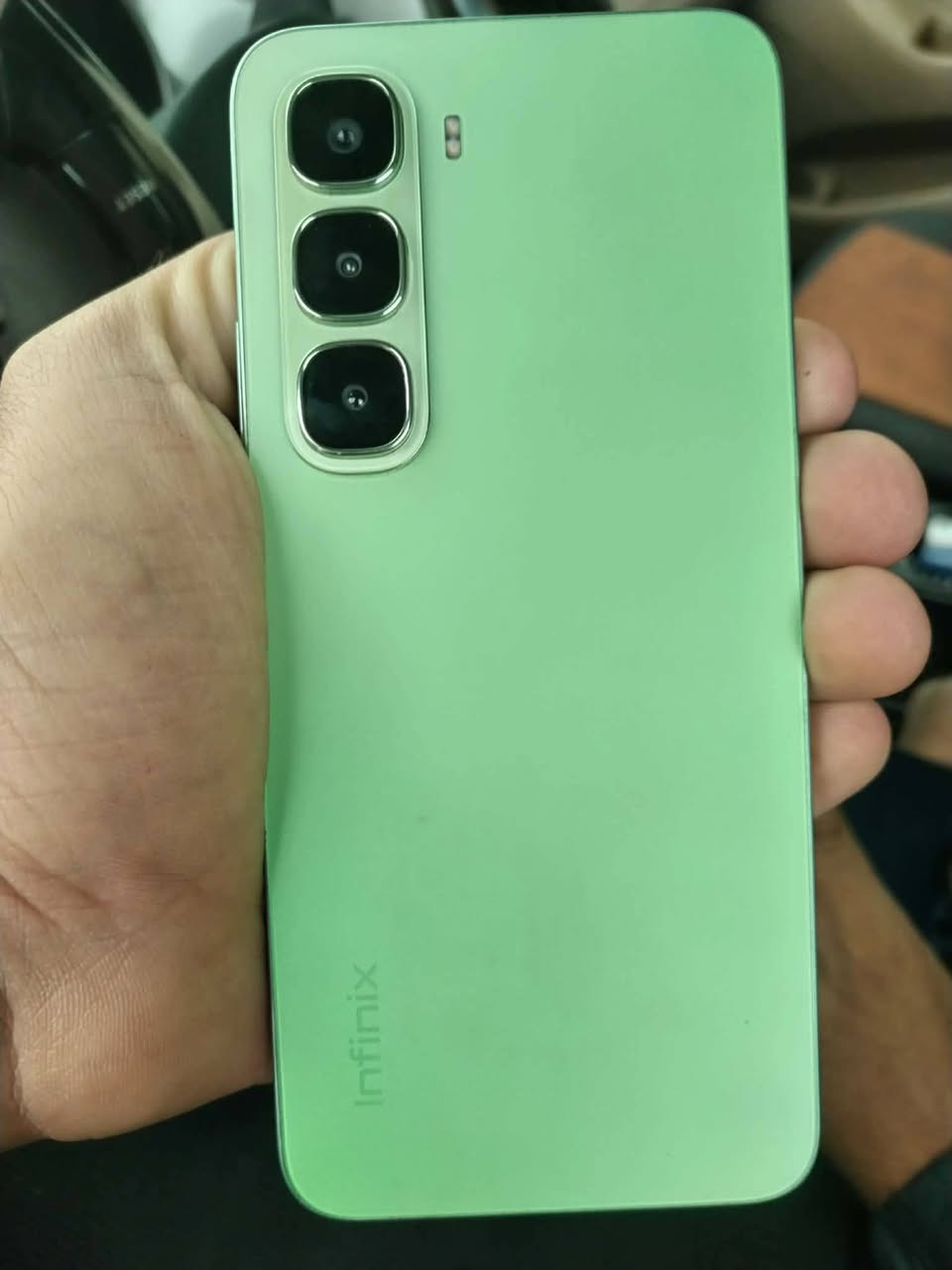 سلام عليكم جهازInfinix HOT 60i G5 جديد ستخدام كلش قليل جهاز مكفول من تصليح ومن عطل ذاكره 256 بطاريه 5160  مكاني بغداد مدينه الصدر السعر 170 وبي مجال رقم هاتف *********** ما متواجد عل فيس
