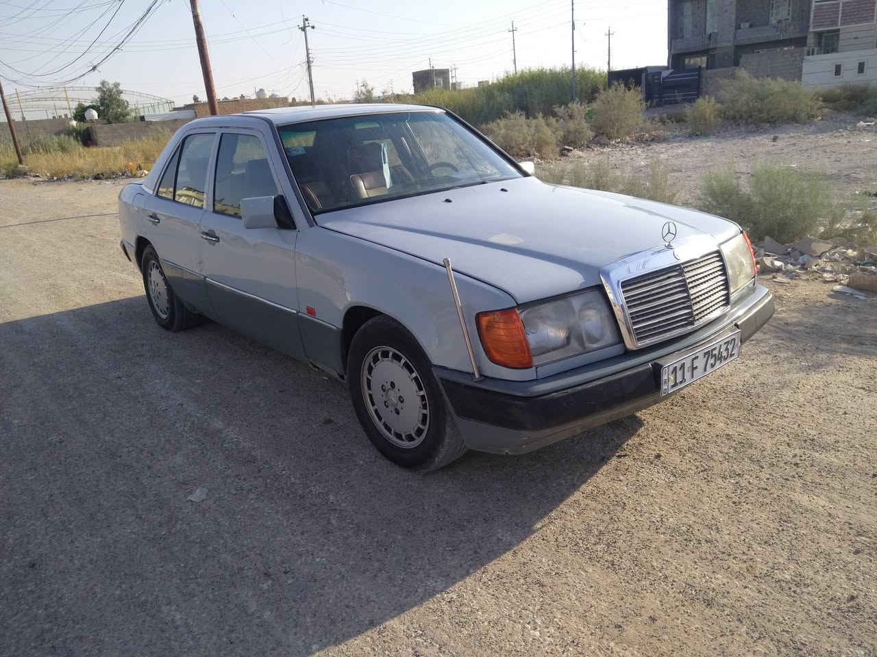 للبيع او المراوس حسب القناعه مارسيدس موديل 1990 رقم بغداد دولي العنوان الرمادي للاستفسار هاتف ***********  اخوان الشراي يتصل يرحم والديكم لحد يدخل خاص واضل اشرح ساعة كامله عن التفاصيل شراي اتصل وبيك خير وتدلل ويرهم مراوس
