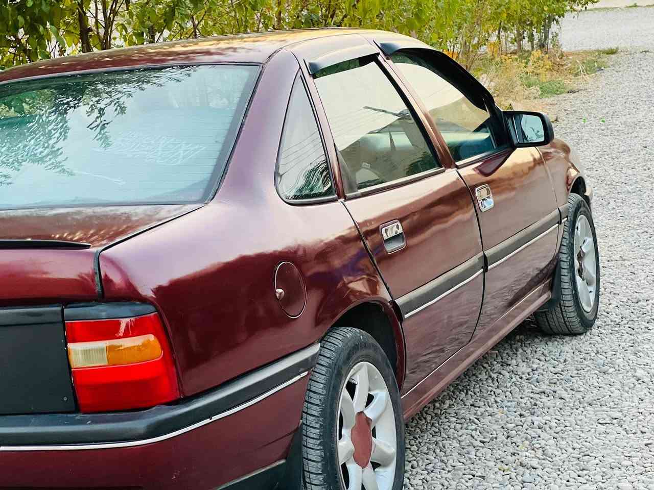 ئۆپل ڤیکترا مەکینە ٢٠ 
گێر عادی سلایت و دوو جام کارەبا 
گێرو مەکینە بەشەرت 
رەقەم سلیمانی تا ٢٠٢٨ نوێیە 
سەیارەکە ماڵی خۆمە و هی ماعرەز نییە 
تابڵێ سپۆرت و جوانە لەرووبەروو جوانترە چوارتایە و ویلی خاوێنە سعریشی 35 گەلا و کەمێک معامەلەی برایانە 
ناونیشان کۆیە 
*********** كويسينجاك, أربيل
