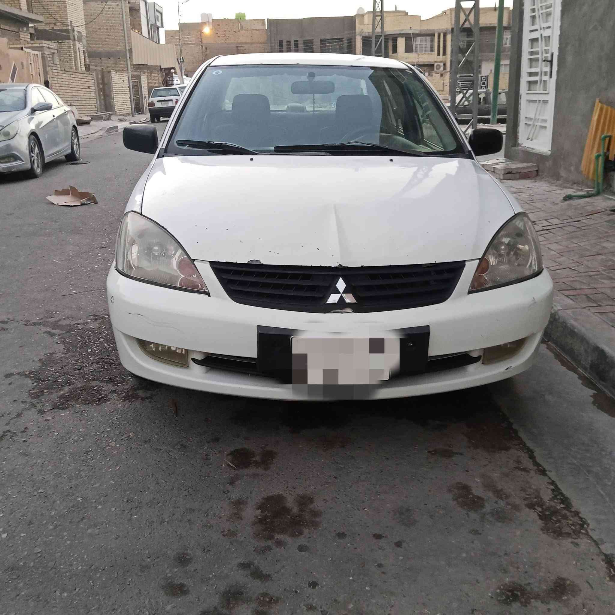 سلام عليكم 
لبيع لانسر 2005 نضيفه بسمي تحويل ثاني يوم سنويه ل 29 محرك وكير مكفولات  تخم تاير جديد حداديه الكدام جديده والوره نص عمر صبغ بس لهلالات تبريد بس الكمبريسر لطش شاشه كامره 
مكاني كربلاء 
السعر54بيه مجال 
***********
