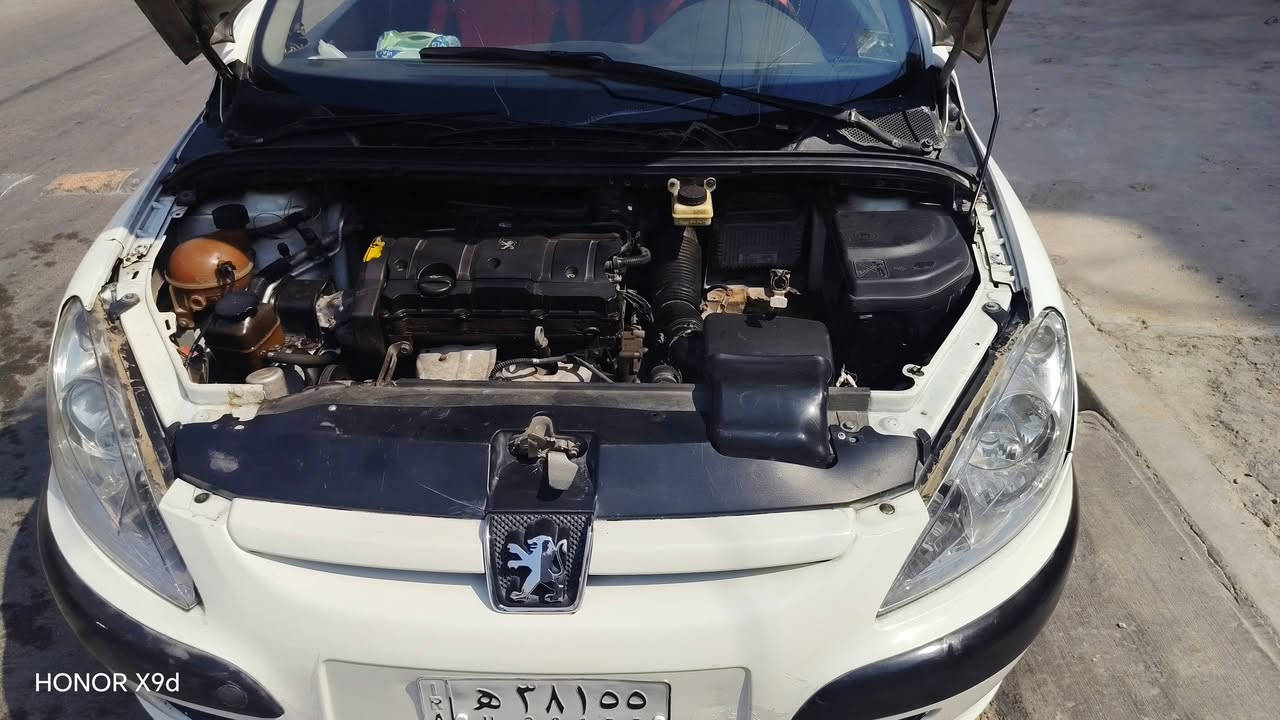 بيحو 307 للبيع
سياره كامله بيه نواقص بسطيه
سنويه منتهيه
تبريد شغال
تخم تايرات جديد
صدر مشتغله جديد
بيه كم مكان ضربه مصلح وكامل
غرفه جديده
السعر 47 ورقه وبيه مجال بسيط
حي القاهره ***********

نص مكتوب في الصور:
- HONOR X9d