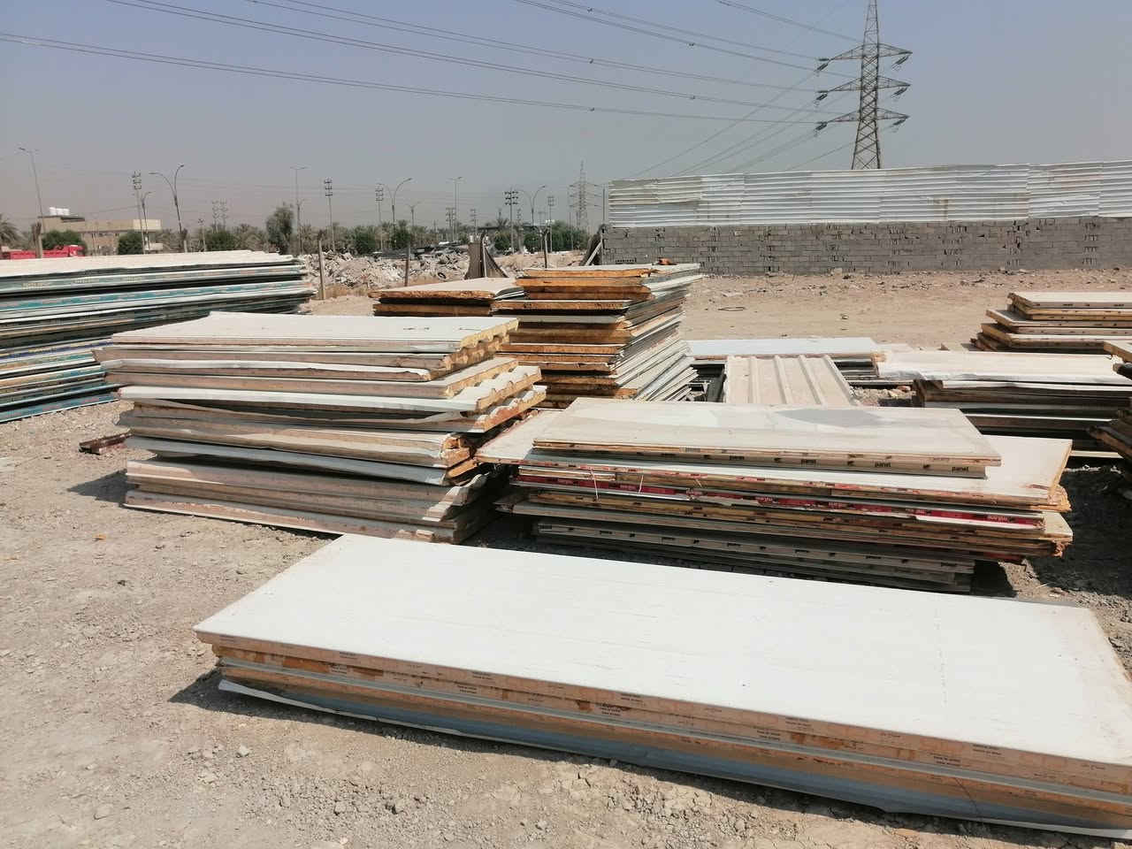 سلام عليكم يوجد سندويج مستخدم نظيف كل القياسات  مكاني على طريق العطيشي مقابل محطة الأكارم 
***********
***********
