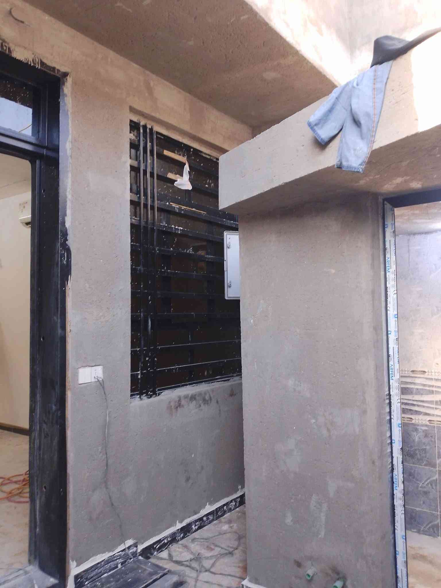 السلام عليكم لباخ مصري متفرغ حاليا شغل هندسي خشن وناعم داخلي وخارجي اسعار مناسبه مكاني بغداد رقم بي وتس ***********

