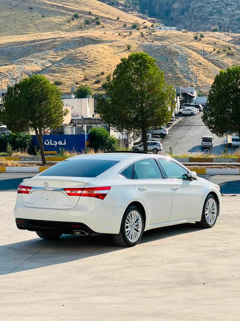 سلاوی خوای گە ورەتان لێبێت ماشاللە ماشاللە تویوتا ئە ڤە لون 2015 90km حە قیقی خە لیجی علوج زە مانی دوبە ی ساخ بئ موس و براوە سیارەکە فول فول مواسە فاتە بە سمە کوشن جلد کوشن سارد و گە رم کوشن کارەبا کوشن خە زن 3 مود لئ خورین سپورت یکو نورمال سیارەکە یە ک پە لە بویاخی هە یە یئک جئی بچوکی PDR بو زانیاری زیاتر پە یوەندی بکە ن ***********
