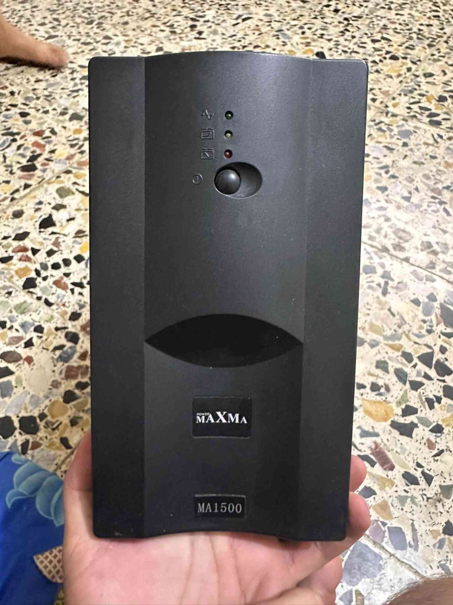 سلام عليكم حبايب قلبي 
   عراض كامله بنكات بلوجكترات كامرات سستم كامل 
   كلمن وسعره الشراي يتصل. وبالخدمه وكلها شغاله. 
يوبي اس شحن 6 ساعات. حبايبي. المو شراي لايتصل رجائن 
***********
