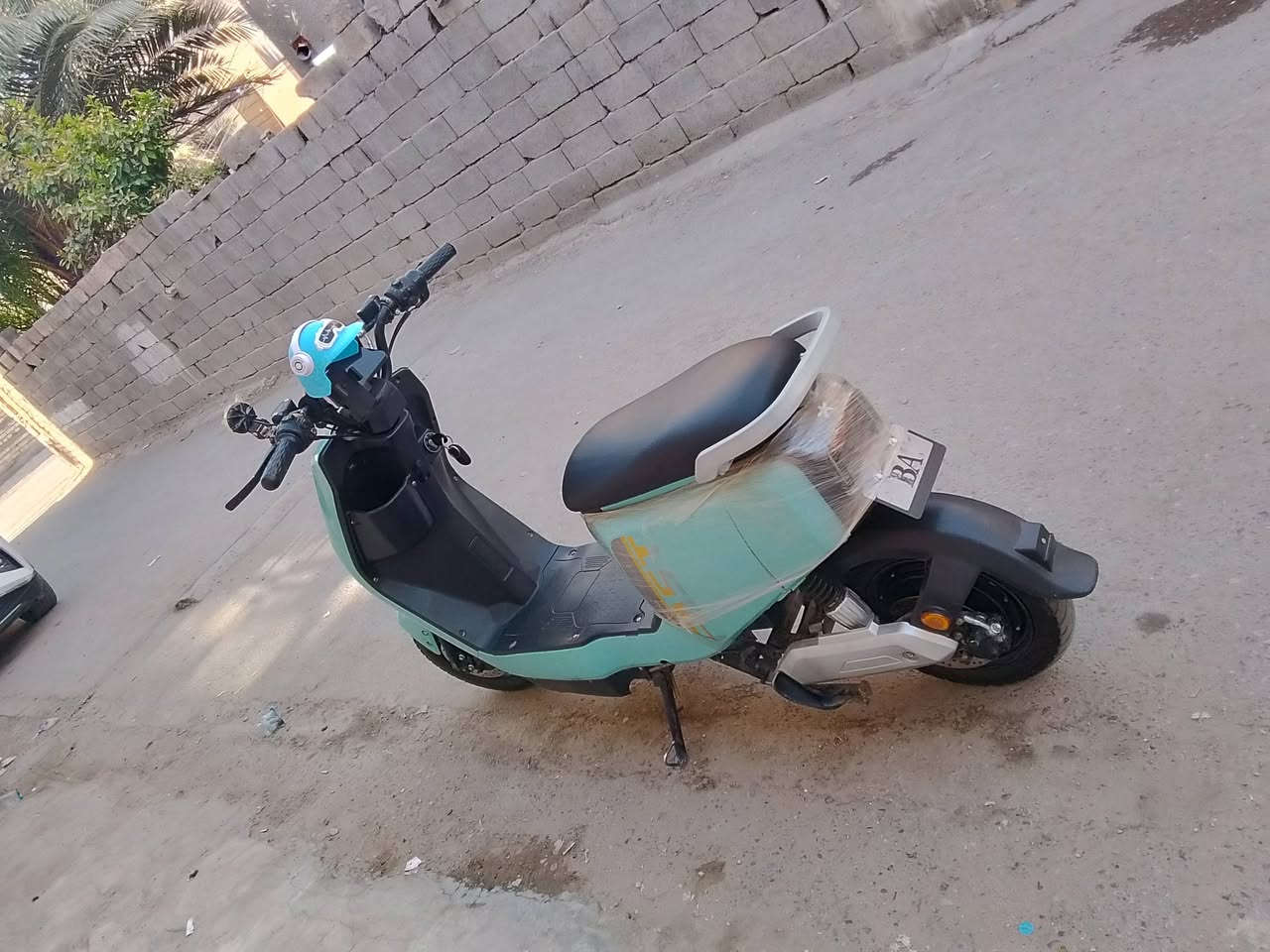 السلام عليكم 
دراجه F6 sbort للبيع خير من الله فول مواصفات اربع باتريات سرعته 60 تمشيك بالشحنه الوحده 35 كيلو متر العنوان بغداد الدوره شارع 60 الرقم ***********
