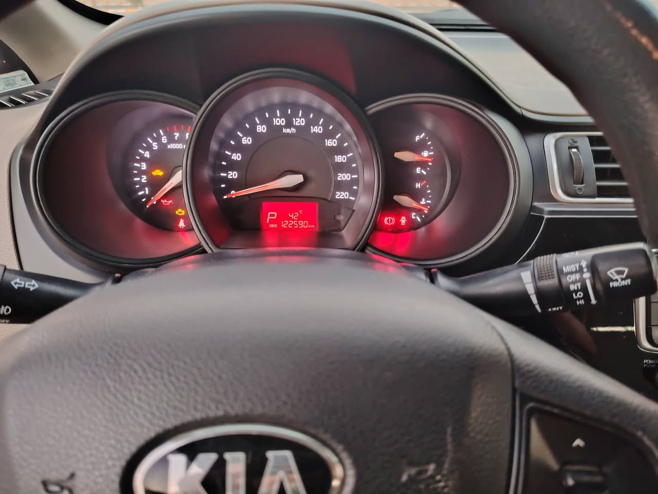 كيا ريو خليجي للبيع - بحالة جيده 🚗
الموديل: 2016 رقم بغداد 
المسافة المقطوعة: 125,500 كم فقط
اللون: أبيض
الموقع: بغداد
المواصفات والميزات:
محرك اقتصادي ونشط جداً.
نضام ايكو
تحكم ستيرن (عجلة القيادة).
مرايا جانبية كهربائية.
تكييف هواء (تبريد وتدفئة) 
دواخل السيارة نظيفة جداً وبحالة الوكالة.
السبير مانازل سيارة كلش حلوه ومرتبه السعر 8900 $ وبيها مجال بسيط 
للتواصل والاستفسار:
📞 ***********
