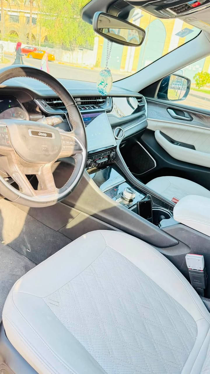 🔷للبيع سيارة جيب كراند شيروكي 4xe

🔷سنة الصنع : 2024

🔷اللوحة : بغداد

🔶السعر : 290 ورقة

🔷الضرر : تبديل بنيد نفس اللون مع تبديل وصبغ جاملغ امامي. 

🔷بدون ضرر في الايرباك

🔷المواصفات:

🔹حجم المحرك 4 سلندر تيربو

🔹عداد المسافة 35 الف 

🔹بصمة ابواب وتشغيل عن بعد
🔹فتحة سقف بانوراما
🔹رادار امامي وجانبي وخلفي
🔹تنبيه الخروج عن المسار
🔹كراسي جلد
🔹كراسي كهرباء
🔹تدفئة الكراسي الامامية والخلفية
🔹جنطة كهرباء
🔹حساسات خلفية
🔹ويل كب حجم 20 انج مع اطارات بحالة جيدة
🔹لايتات LED بالكامل
🔹وضعيات قيادة
🔹شاشه تحكم بالايعازات
🔹تحكم ستيرن جهتين

🔹مع باقي المواصفات الاعتيادية

☎️ الاتصال :
***********
