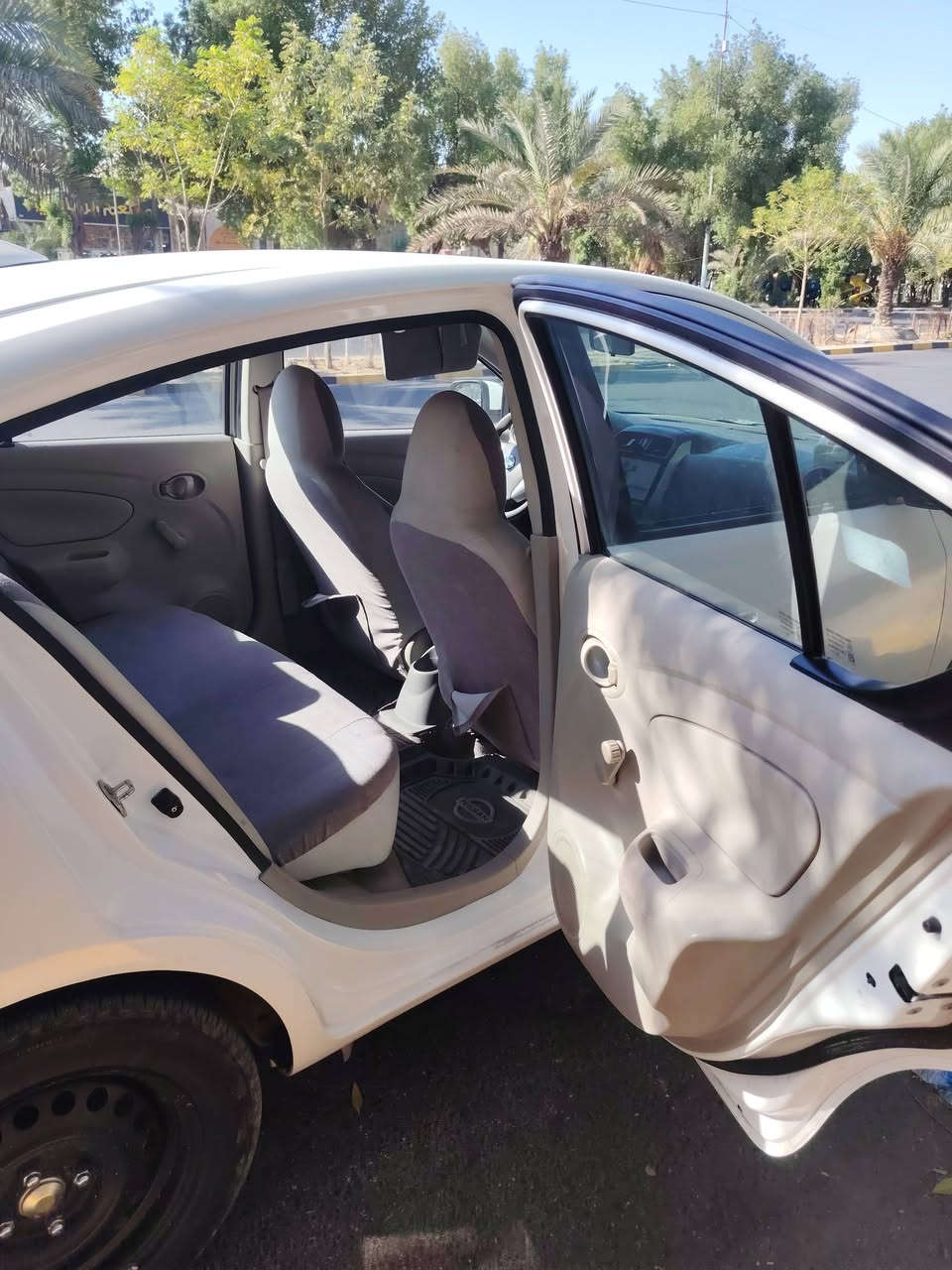 صني موديل 24 هندي ماشيه ٥٥ الف بيه ٤ قطع العنوان نجف ***********  السعر ٩٤ بي مجال
