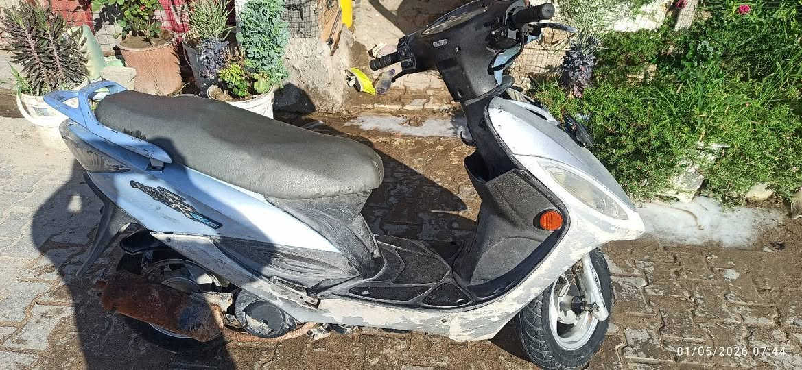 سلام عليكم
دراجة كامكو مامفتوحة السعر(350 قفل) مستعجل
النضافة مثل شوفت عينك نگرة سلف كهربائيات هورن كلها كاملة. بس الهندر سايف تجي تفحص وتاخذ وبيك خير وتدلل.
العنوان: النجف /الكوفة/حي السفير 
الرقم: ***********
