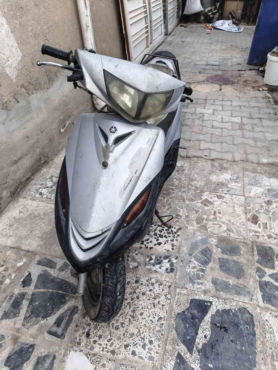 سلام عليكم دراجه نضيفه شغاله وراق كامله دراجه خير من الله انه ما عرف بيهن والله قيم بل لي يرضه بي الله وخذ مكاني بغداد حي نصر 
تصل ***********
وهاذه
بي وتساب ***********
