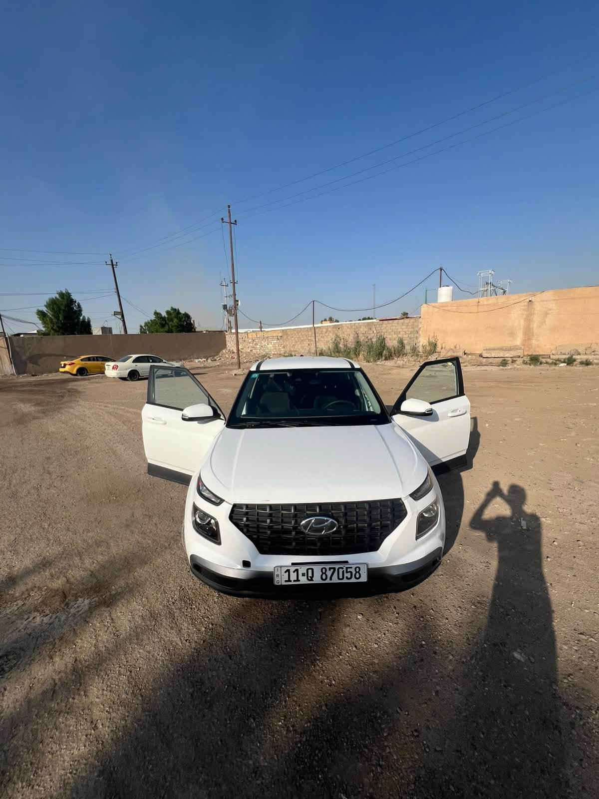 السلام عليكم للبيع فينو موديل 24 رقم بغداد باسمي سياره وارد امريكي نضيفه جدأ استخدام شخصي شي قليل ماشيه 40 الف حادث بسيط فقط دعاميه وبنيد جاهزه من كلشي مكاني بغداد السيديه 

السعر 137 بيها مجال 
‭
***********‬

نص مكتوب في الصور:
- 58107954