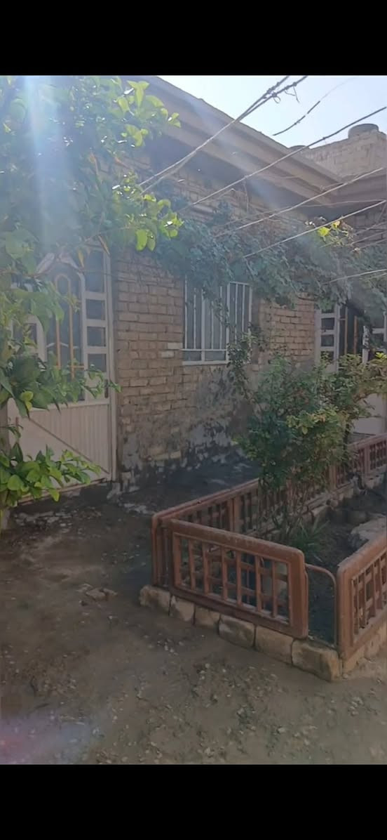 السلام عليكم يتوفر بيت تجاوز ٣٠٠ متر منطقة الحرية مجمع الرجاء البيت على قول ام البيت بي ورقة تمليك ومسجل عند المختار .. بي غرفتين واستقبال وصالة وملحقاته كامله وحديقيتين  المنطقة مخدومه ماء مجاري كهرباء تبليط السعر ٢٥ مليون
تفاصيل أكثر الاتصال ع الرقم المروج العقاري ابو علي الربيعي 
***********
السلام عليكم يتوفر بيت تجاوز ٣٠٠ متر منطقة الحرية مجمع الرجاء البيت على قول ام البيت بي ورقة تمليك ومسجل عند المختار .. بي غرفتين واستقبال وصالة وملحقاته كامله وحديقيتين  المنطقة مخدومه ماء مجاري كهرباء تبليط السعر ٢٥ مليون
