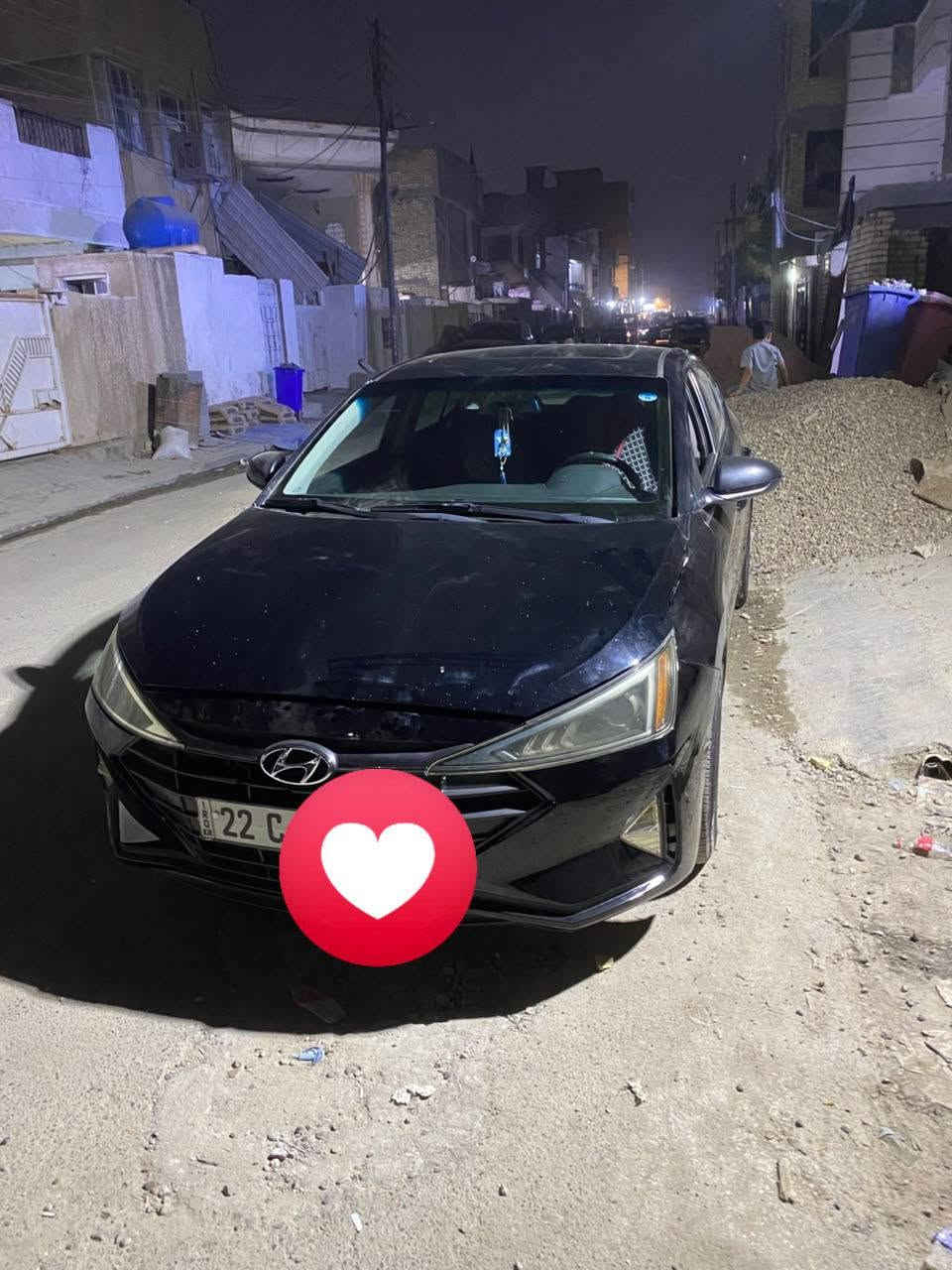 ا  السلام عليكم حبايب النترا 2020 فولل مواصفات 1/1 السياره جديده وما متعوبه
موديل 2020
محرك 2000 دوش المرغوب 
كير AT 
كير +مكينه كفاله

المواصفات 
فتحه سقف
بصمه تشغيل
بصمه ابواب
كشنات تدفئه 
رادار امامي وخلفي 
توقيف ذاتي 

تحديت مسار  بيه مواصفات خير من الله بيها صبغ جاملغ وبنيد وبيها الباب الخلفي الايمن بي صبغ والباب سكن مباوك بي يعني بدون معجون 
سياره  بدون تبديل اي قطعه 
السعر :  108 وبيها مجال 
 
عنواني : بغداد المشتل 
رقم للاستفسار :  ***********
