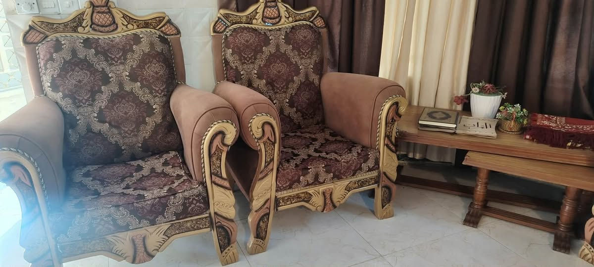 تخم قنفات 10مقاعد نضيفات السعر 275 التواصل عل ‭***********‬

