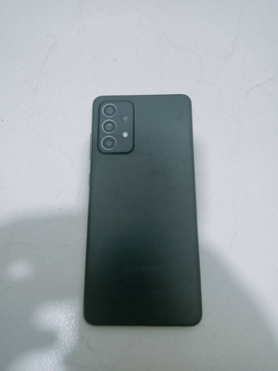 السلام عليكم
جهاز Samsung A52 للبيع استعمال قليل ما مبدل كلشي 100%100 مواصفات بل الصورة 
مكاني السماوه
للتواصل واتساب ***********

نص مكتوب في الصور:
- SAMSUNG Galaxy A52
- أداء قوي .. كاميرا احترافية .. تجربة مميزة
- مواصفات الجهاز
- الشاشة
- Super AMOLED
- بحجم 6.5 بوصة
- FHD+ (1080 x 2400)
- معدل التحديث 90Hz
- المعالج
- Qualcomm Snapdragon 720G
- ثماني النواة
- بتقنية 8 نانو
- الذاكرة
- الرام: 8 جيجابايت
- التخزين: 128 جيجابايت
- (قابل للتوسعة حتى 1 تيرابايت)
- الكاميرات الخلفية
- (الرئيسية) 64MP
- (زاوية واسعة) 12MP
- (ماكرو) 5MP
- (عمق المجال) 5MP
- الكاميرا الأمامية
- 32MP
- البطارية
- 4500mAh
- شحن سريع 25W
- نظام التشغيل
- Android 11
- One UI
- الاتصال
- 4G / LTE
- Wi-Fi / Bluetooth 5.0
- NFC
- مميزات أخرى
- مقاومة للماء والغبار
- معيار IP67
- بصمة أصابع مدمجة بالشاشة
- كاميرا رباعية
- 64MP
- صور أكثر وضوحاً
- وتفاصيل دقيقة
- شاشة AMOLED
- 6.5 بوصة
- ألوان زاهية بالحياة
- وتجربة مشاهدة رائعة
- بطارية قوية
- تغذيي معك
- طول اليوم
- شحن سريع
- 25W
- تدعم شحن سريع
- لأغلب سرعة
- تفاصيل الكاميرا الخلفية
- تصميم أنيق ومريح
- منفذ الشحن ومكبر الصوت
- متوفر بعدة ألوان
- سامسونج .. دائماً للأفضل
- جودة عالية
- توصيل سريع
- ضمان حقيقي
- السعر
- 175
- وي مجال
- حول الهاتف Galaxy A52 تعديل رقم الهاتف غير معروف اسم المنتج Galaxy A52 اسم الطراز SM-A525F/DS الرقم التسلسلي RZ8T21ET9XR IMEI (الفتحة ١) 354550809458207 IMEI (الفتحة ٢) 357276399458202 معلومات الحالة معلومات قانونية معلومات البرنامج معلومات البطارية هل تبحث عن شيء آخر؟ تحديث البرنامج إعادة الضبط