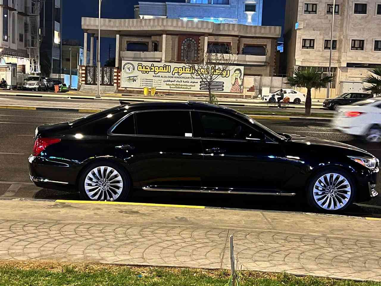 جنيسز G90 • ٢٠١٧ • ٨ سلندر