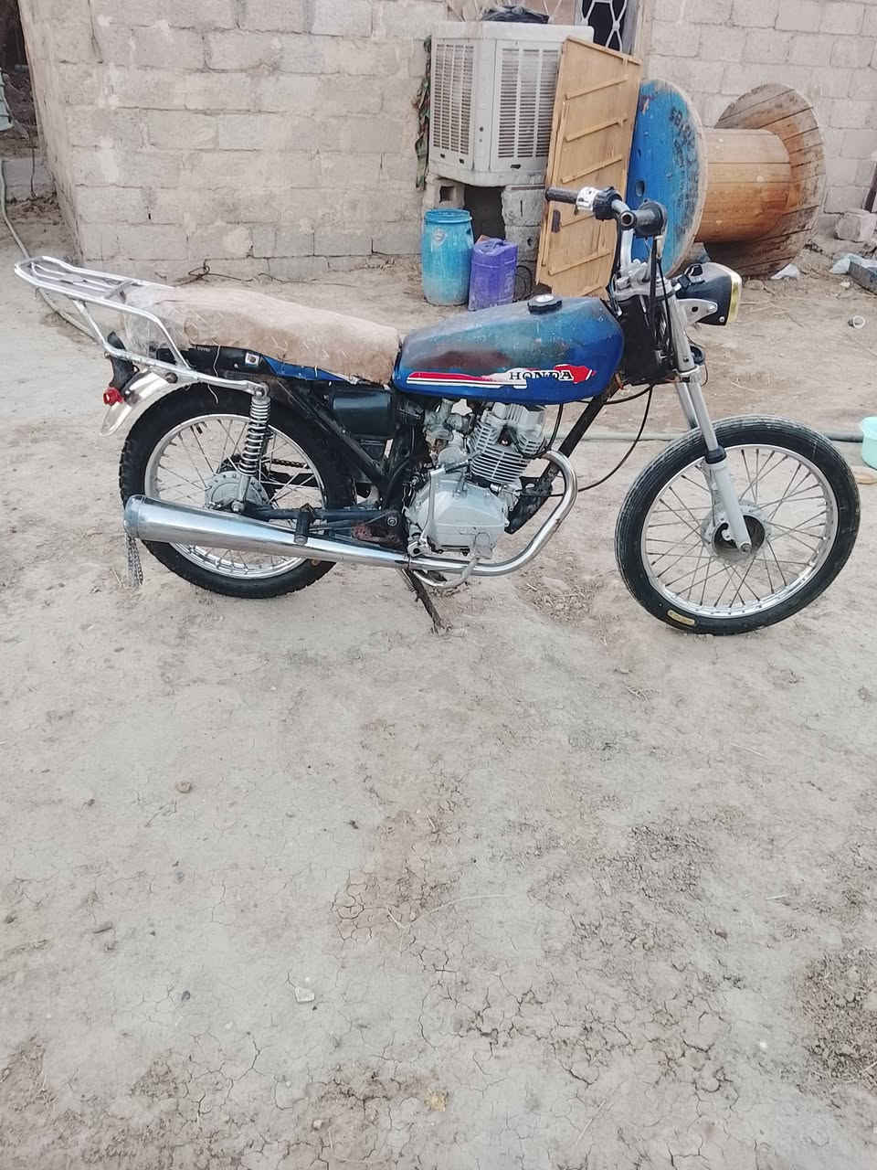 دراجه السعر 300 وبيها مجال
***********
