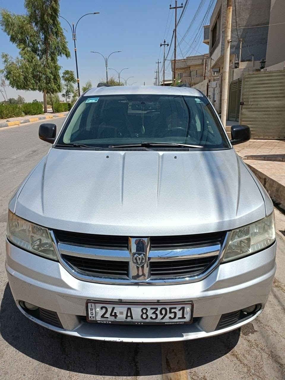 المواصفات
دوج جورني 2010
كلين تايتل مكفولة من الضربات 
محرك 6سلندر 3.5 شركة 
كير بلادي 
طخم تايرات نص جديد 
باتري امارون وكالة جديد 
تبريد وتكييف بلادي 
تعمل على البانزين ومنظومة غاز 
ماشية 199195 ميل
هزة جديدة شهر 6 2027
سنوية بإسم صاحب السيارة الشرعي
رقم عراق دهوك
نظيفة جدا مع وجود خدوش بسيطة في الدعاميات فقط
المكان موصل حي الكندي 
للاستفسار الاتصال على الارقام التاليه 
***********
***********
