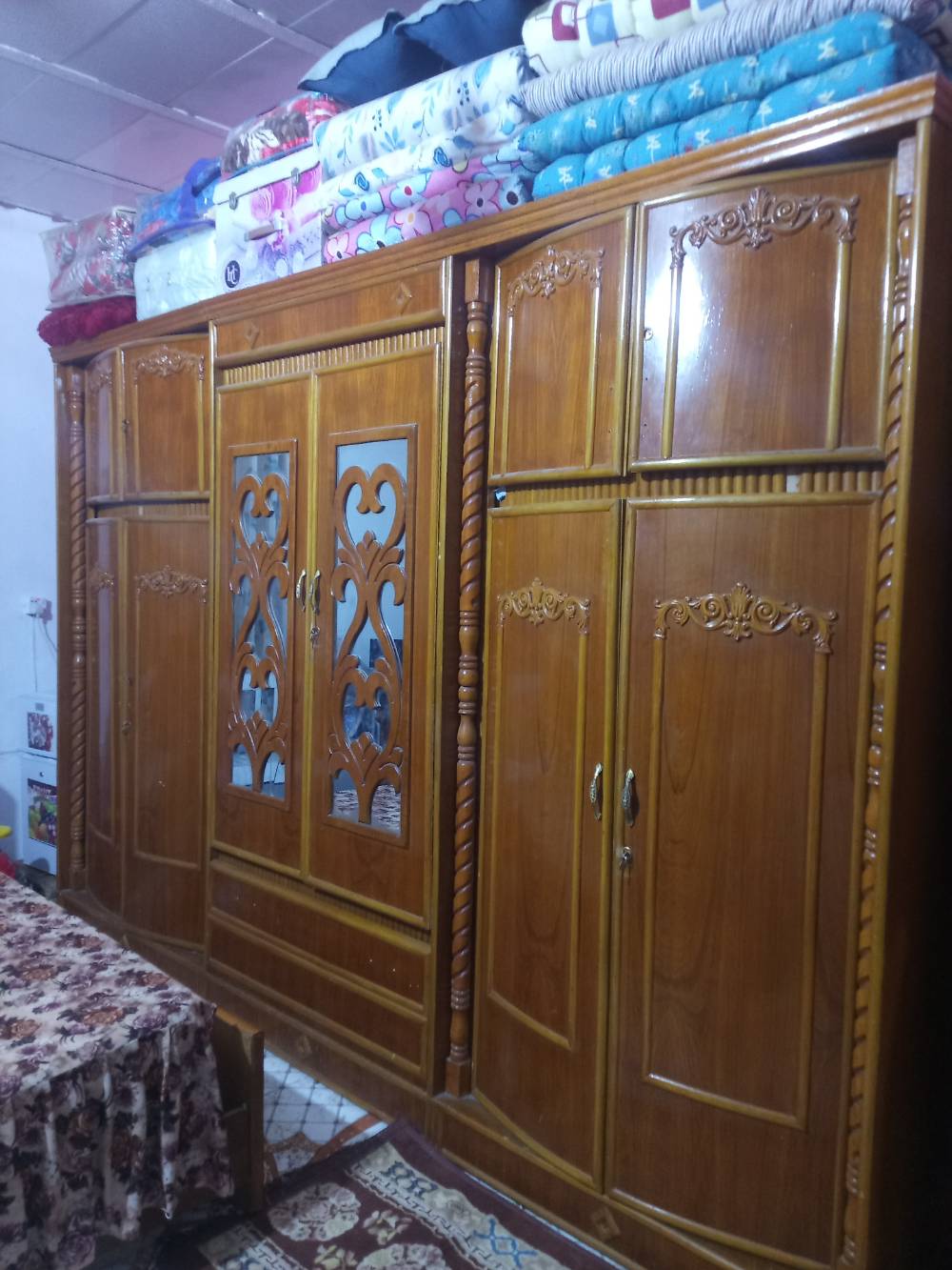 غرفه للبيع • نضيفه • العمارة
