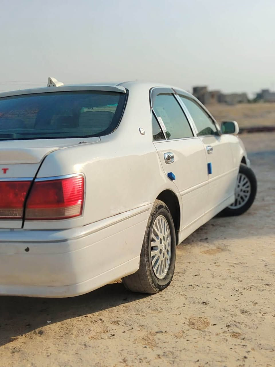 ملكة ادوات للبيع سعر 30 وبيها مجال حك الجيه
ملكة ابيض صدفي دكمتين برده خلفيه  كصه سياره احلى من الصور كير محرك شرط تبريد طخم تاير شرط صدر طب سياره جاهزه على اخر مابيها اي نقص مكان الشرقاط الساحل الايسر 

اني مكلف اتصل صاحب سياره 

***********
