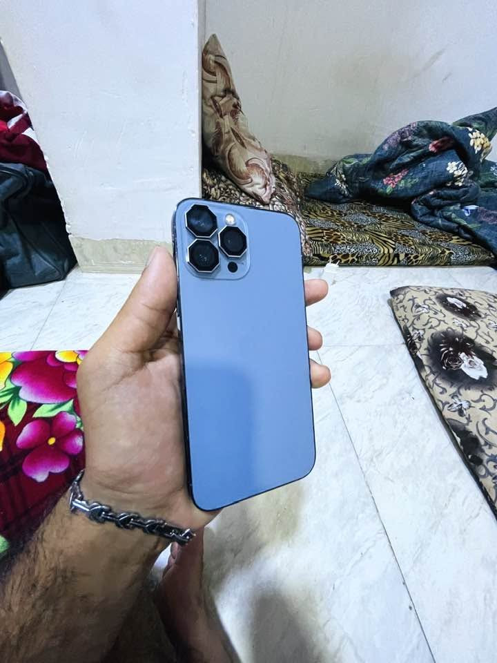 آيفون ١٣ برو ماكس • ٢٥٦ • بطارية ٧٩