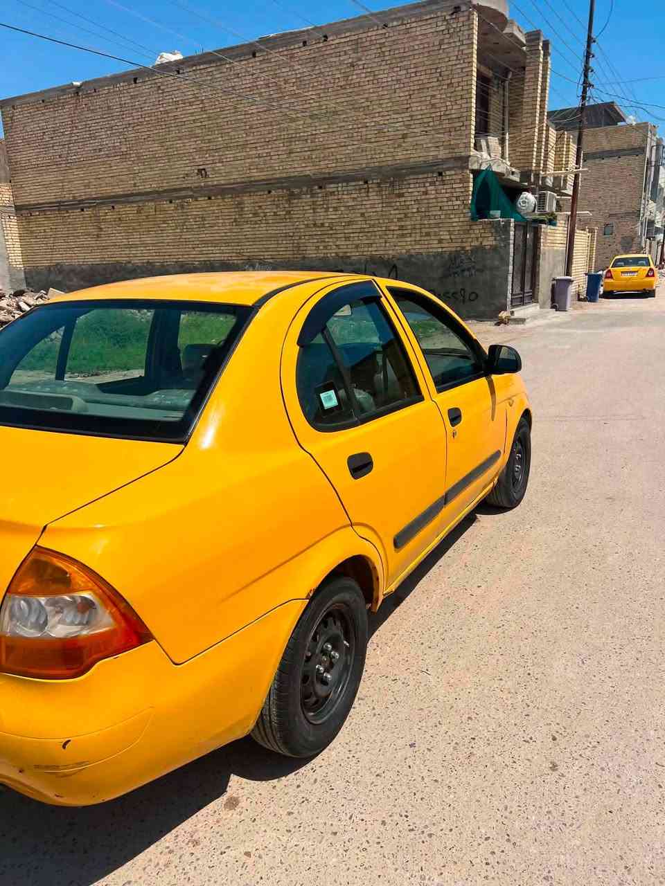 السلام عليكم طيبه موديل 15 سيارة مقفوله كامله مابيهة اي شي كير محرك خير من الله   بيهة شي بسمي السيارة رقم بغداد دولي مصغرة هية او غرمات السيارة جاهزة  السعر 32 او بيهة مجال بصيط هذا رقمي ***********

