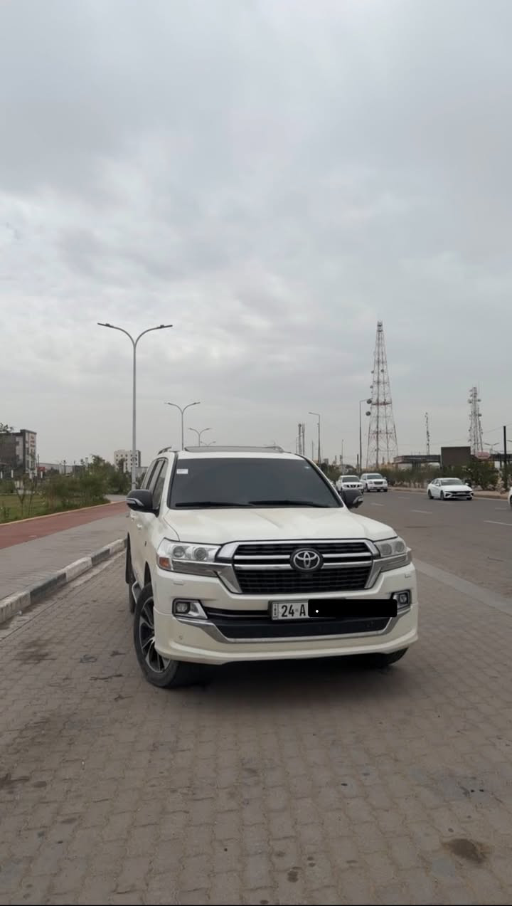 تويوتا لاندكروزر vxr موديل 2019 ليبل  وسنويه  ومضلل بالسنويه

المحرك: V8 سعة 5.7 لتر

المسافة: 107 ألف كم

رقم دهوك تحويل مباشر 

مكفوله كفالة كلش جديدة السيارة 
تخم تاير   جديد  ماناقصها  شي  كير مكينه  حداديه كفاله 

المواصفات:
 
- ثلاجه 
-دشبول لكزس

- كشنات جلد

- كشن السائق كهرباء وكشن الراكب كهرباء

- صندوق كهربائي

- سماعات محيطية

- 4 حساسات أمامية

- لايت بلادي

- زراك لايت

- 8 إيرباكات

- شاشات خلفية

- فتحة سقف

- ستيرن كهربائي

- تبريد مركزي

- مرايا قلاب

- تحكم من جهتين

- 4 كاميرات 

- شاشة وسطية كبيرة بلادي
شاشات خلفيه  عدد 2

- باقي مواصفات اللاندكروزر المعروفة

 

السيارة كلش حلوة وجاهزة، 

بيها   ربع دعاميه  خلفيه (ربع) وبيها بارد  شي قليل  فقط 

السعر : 525 وبيها مجال بسيط للشراي 

مكان السيارة بصره  

للأستفسار : ***********
