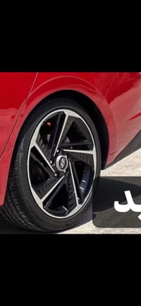 18مع تخم تاير نظيف جدا شعندك مراوس  نص مكتوب في الصور: - بد