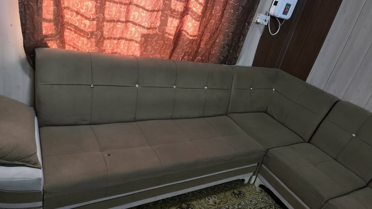 ديوان للبيع 10مقاعد نضيف شراي اتصل برقم ‏‪‪***********‬‬‏

