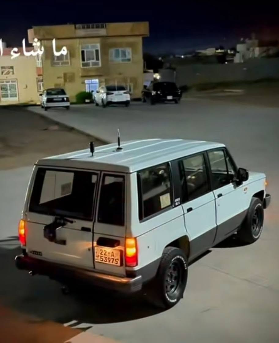 سيارة ايزوز جيب يابني سيارة فول كلها بلاد موديل 90 هزه جديد رقم الماني سنوية لحد 31 بسمي رقم اربيل بطاقة بانزين كامل لاستفسار اتصل ***********

نص مكتوب في الصور:
- ما شاء ا
- ما شاء الله
- @b4ah0z_23