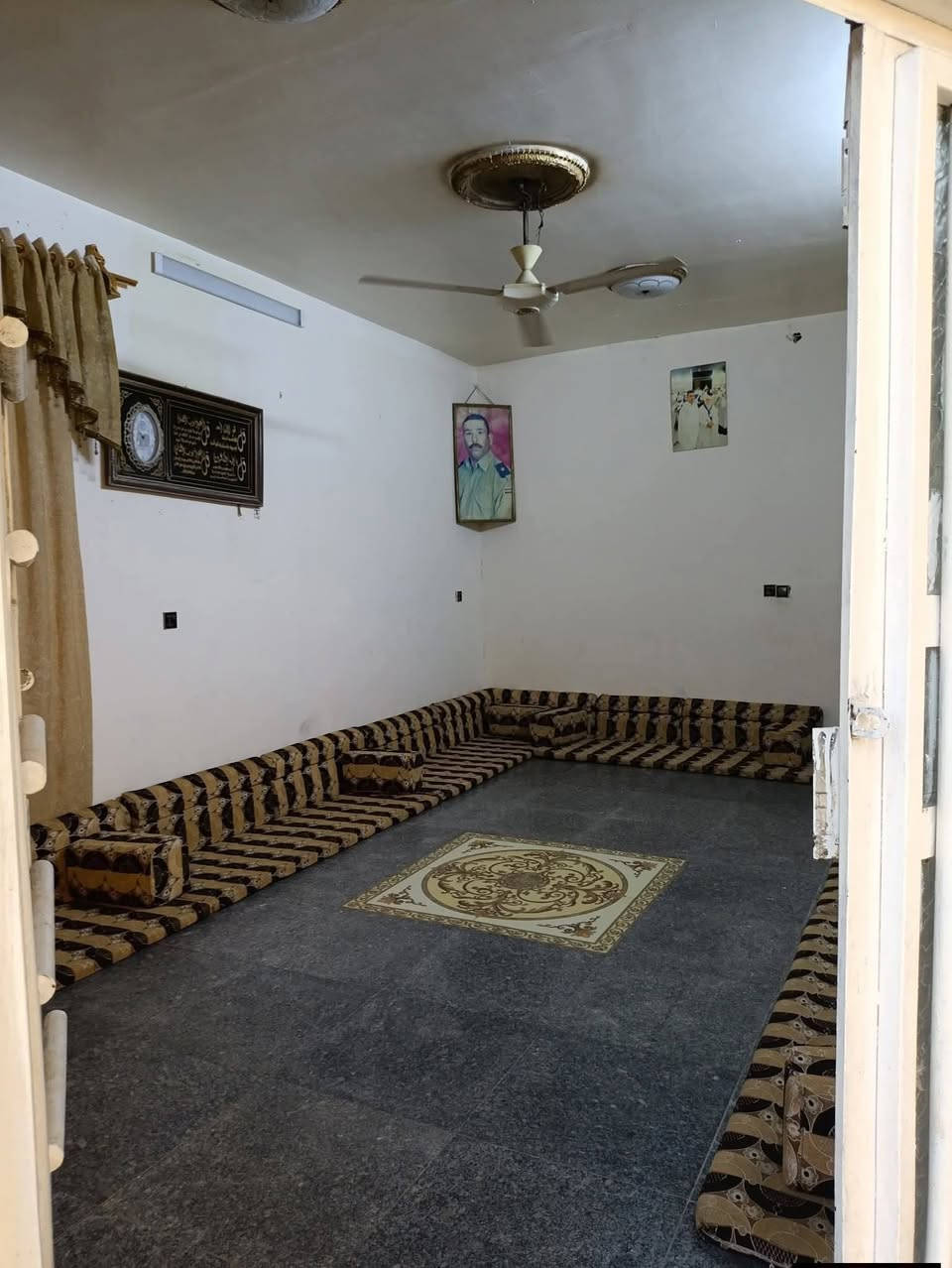 بيت للبيع طابو صرف 220م طابقين
الاول غرفتين وصاله ومطبخ واستقبال وصحيات 

الطابق الثاني غرفتين وصاله وصحيات

العنوان ديوانيه حي الصدر الثاني قرب مصور الخالدي 

رقم ***********//***********
