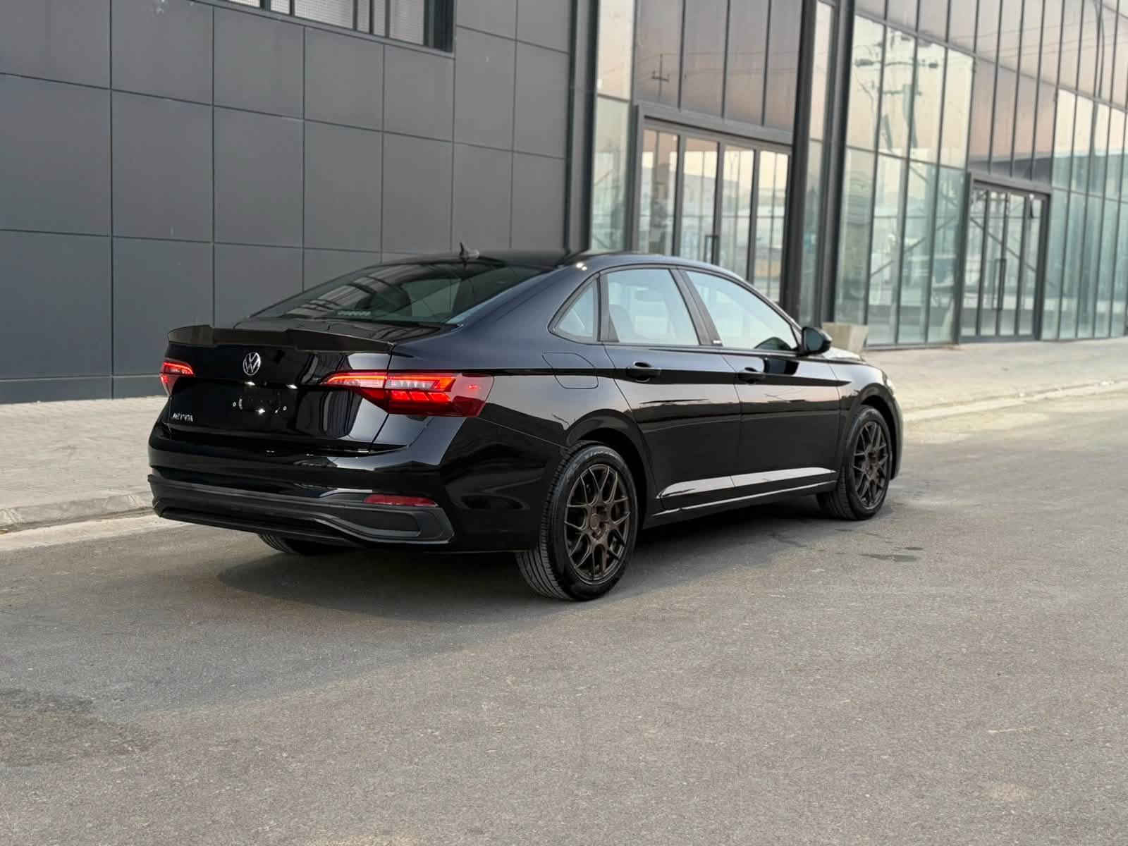 jetta sport 2024
پێش کەپس بێ ایرباگ
‏13 ڕۆشتوە 
چەمەلەغ لای سایق بۆیاخە + نیودەرگای سایق بۆیاخە 
ژمارە کاتیە 
***********

جيتا سبورت  2024 
ماشيه ١٣ الف ميل 
بجم كبس بدون ايرباك 
جاملغ + نص باب صبغ 
رقم كاتى 
***********
