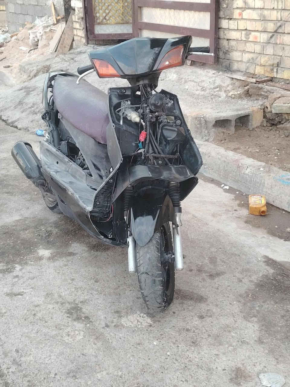سكنس فحل سعرها 300 وبيها مجال شغاله كامله الدراجه كابريتر العنوان  بغداد االشعب التواصل ***********
