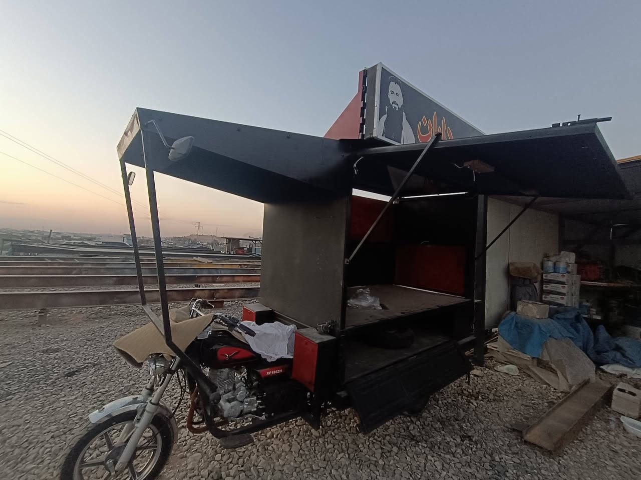 مۆدێلی ماتۆڕەکە ٢٠٢٣
بۆ زۆر کارو کاسپیەک دەبێت و مەجالی گۆڕانکاری تێدایە 
زۆر تۆکمە و ڕێکو  پێکە
( نرخ :- ٣ ملیۆن دینار  ) پارەی مەسرەفەکەیەتی 

تێبینی تەنها ماتۆڕەکەی نرخی ١٥ گەڵایە 

شوێن سلێمانی 
***********
