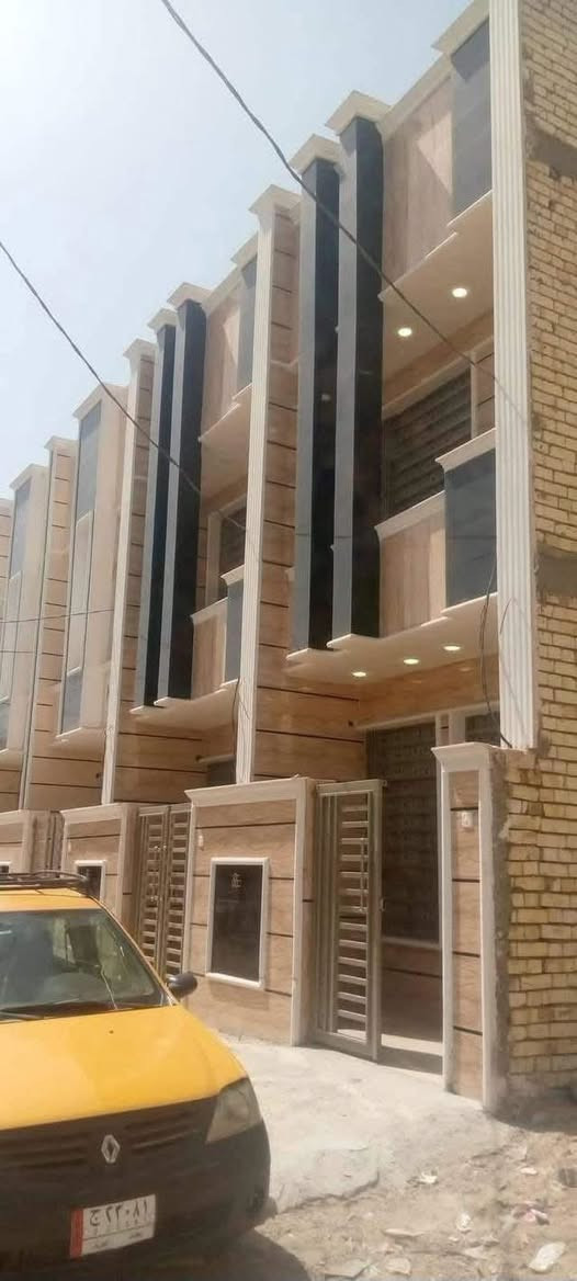 🔸مشتمل #للايجار 👋🏠
  100متر مربع بناء حديث بناء سنة 2025 
حديث🔑كامل مكمل

🔸الطابق الاول1️⃣: كراج ومدخلين واستقبال ومطبخ 
حار وبارد وخدمات وغرفه نوم جوه
الطابق الثاني    2️⃣: غرفتين نوم وبلكونه وخدمات
الطابق الثالث.  3️⃣: بيتونه وسطحين امامي وخلفي

🔸موقع العقار ممتاز📍الشعب قرب محطه سما بغداد ومعمل الجكليت الابيض تابع وداخل الى منطقه الشعب   

 🔸مع الدار محتوياته للاستفاده وللاستخدام ماطور ماء + سخان + تانكي + واير وجوزه سحب وكابينه انترنيت + كهربائيات البيت كلها شغاله وكامله 

🔸السعر الايجار : نهايته 500الف قفل رجاءا بلا احراج

 #ملاحضه التاكد من قراءة المنشور والصور العقار قبل لاتتعنه وتتصل هل يناسبك او ميناسبك كافا التفاصيل مذكوره واضحه مع الصور تحياتي للجميع

معروض بمكتب ابو علي الدراجي للعقار 🏛️
المكتب مجاز رسميآ _ وؤكيل منصه عقاريه ✅
الشعب-نهايت شارع الصحه-مقابيل كرزات ركن الصحه 
***********📞 
***********📞
