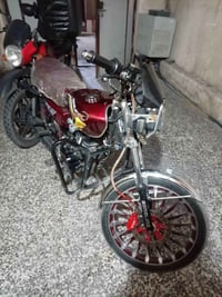 دراجه سيفان للبيع دراجه نضيفه بيها نقوصات بسيطه مكاني الشعب 0773619387...
